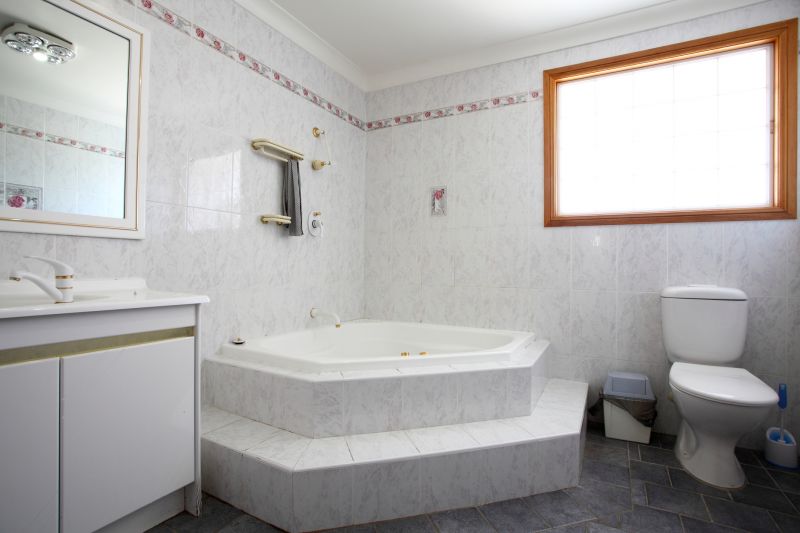 Cost of Bathtub Installation in Carpinteria, CA